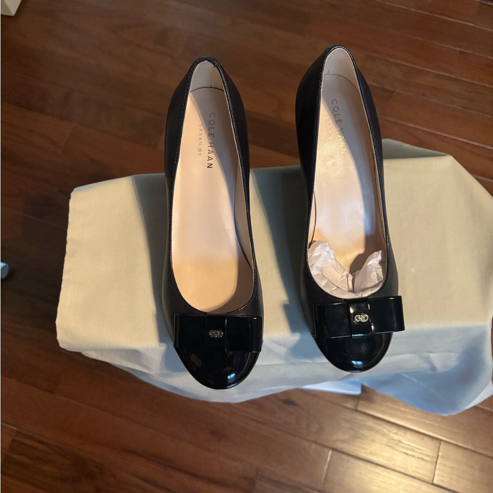 Cole Hann Used But In Good Condition - image 2